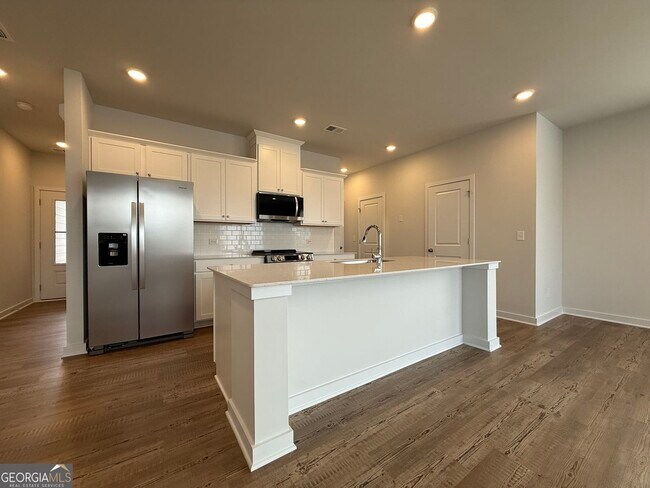 Building Photo - 7253 Mulberry St