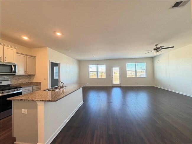 Building Photo - 350 Graham Campbell Ln