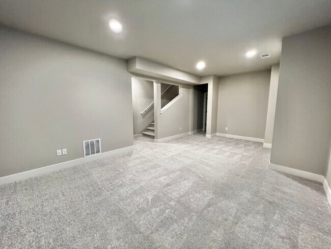 Building Photo - Beautiful 3 Bed 2.5 Bath House in Timnath!