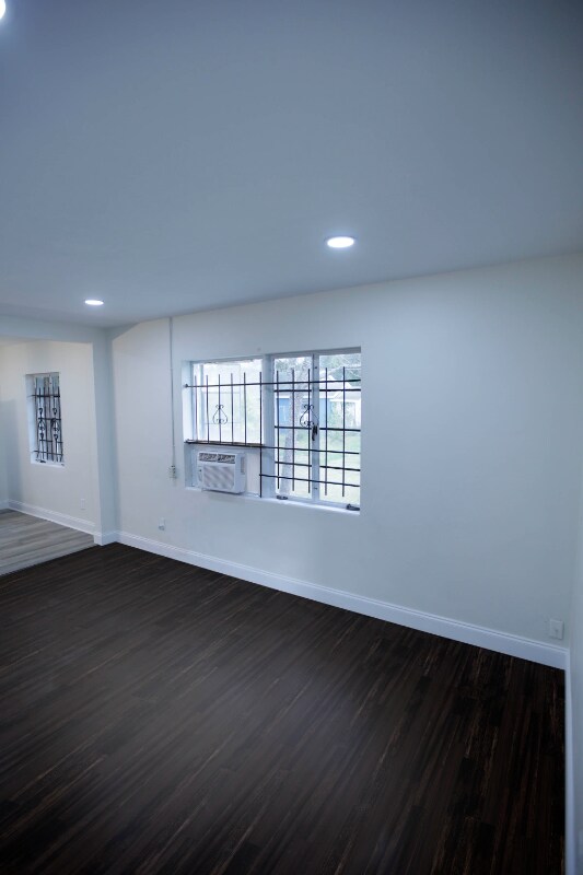 Building Photo - 1355 W 13th St