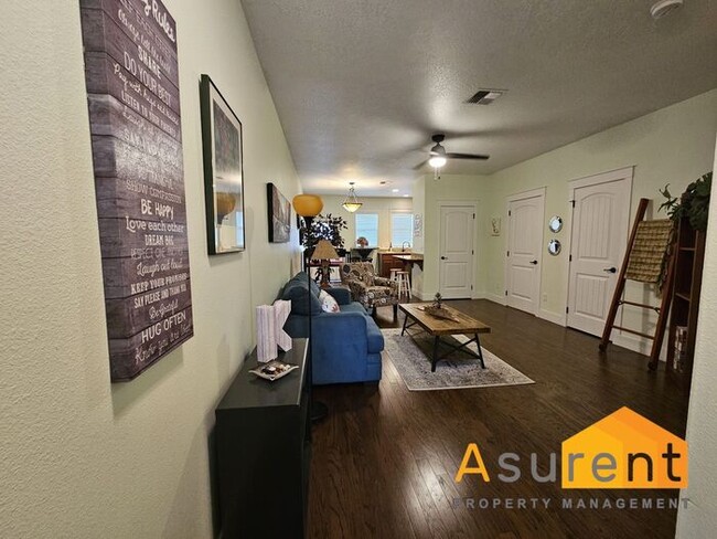 Building Photo - Furnished Rental In Jacksonville