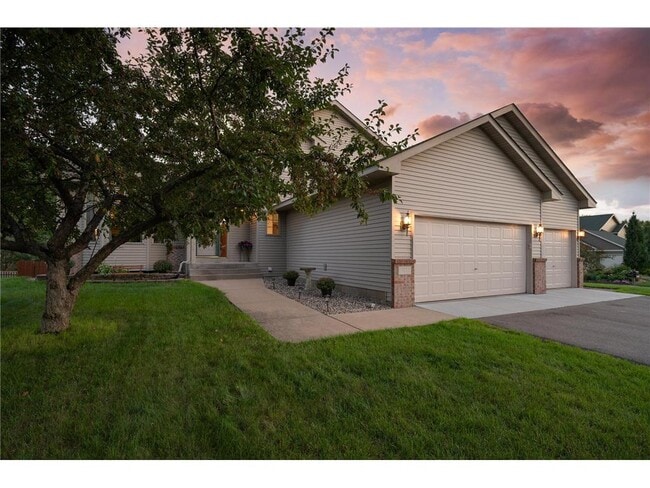 Building Photo - 4133 Sunset Trail N