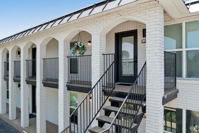 Building Photo - 5911 Sheridan Ave