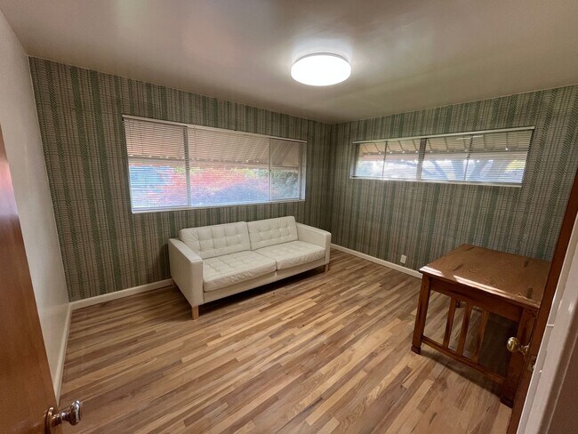 Building Photo - Lovely Home For Rent In Orem, UT