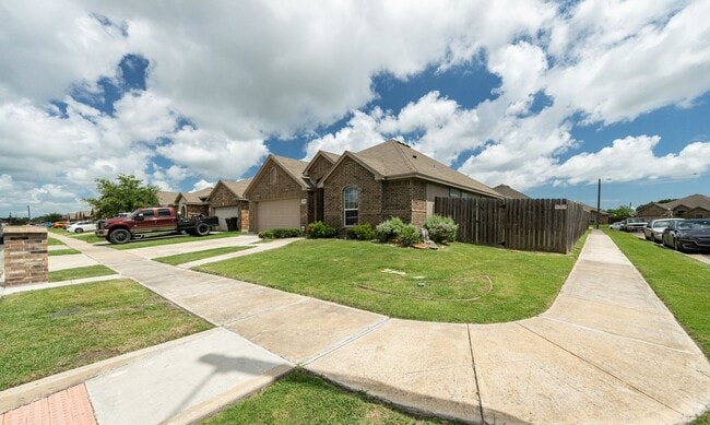 Building Photo - 3042 Besterio Dr