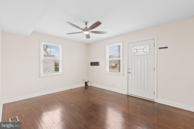 Building Photo - 929 Kinwat Ave