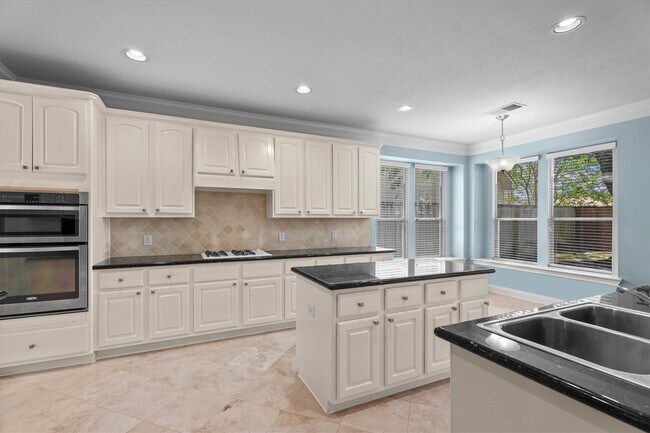 Building Photo - 9610 Champions Cove Dr