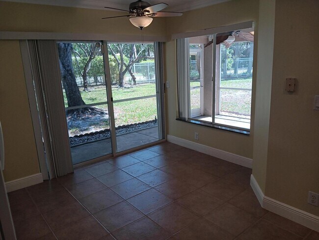 Building Photo - 4983 Pinemore Ln