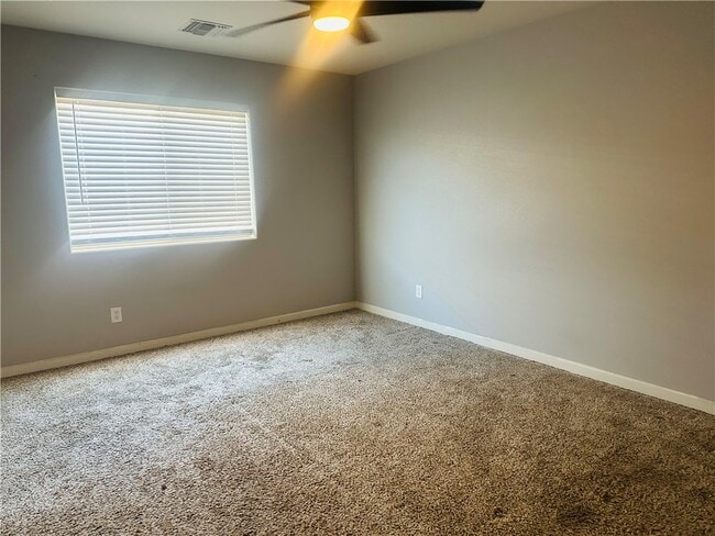 Building Photo - 9927 S Phoenix Dr