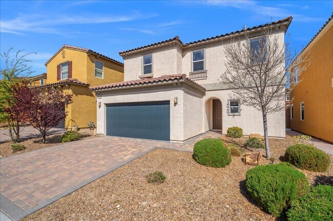 Building Photo - Sophisticated 3 Bedroom Retreat with Designer Finishes & Entertainer’s Backyard