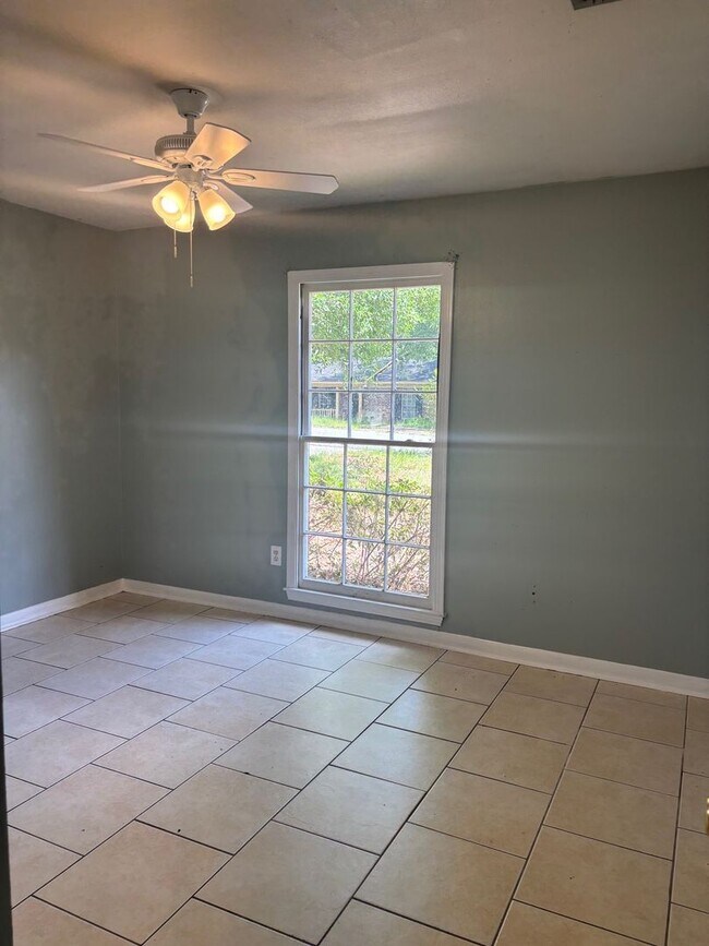 Building Photo - 4161 Yorkshire Ln