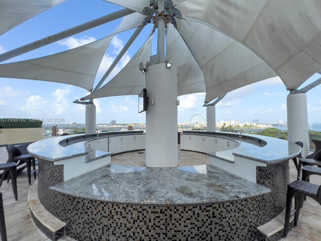 Building Photo - 253 NE 2nd St