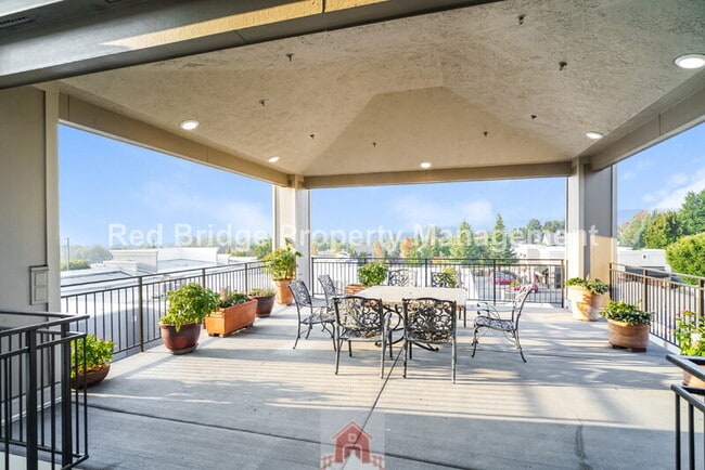 Building Photo - 15325 NW Central Dr