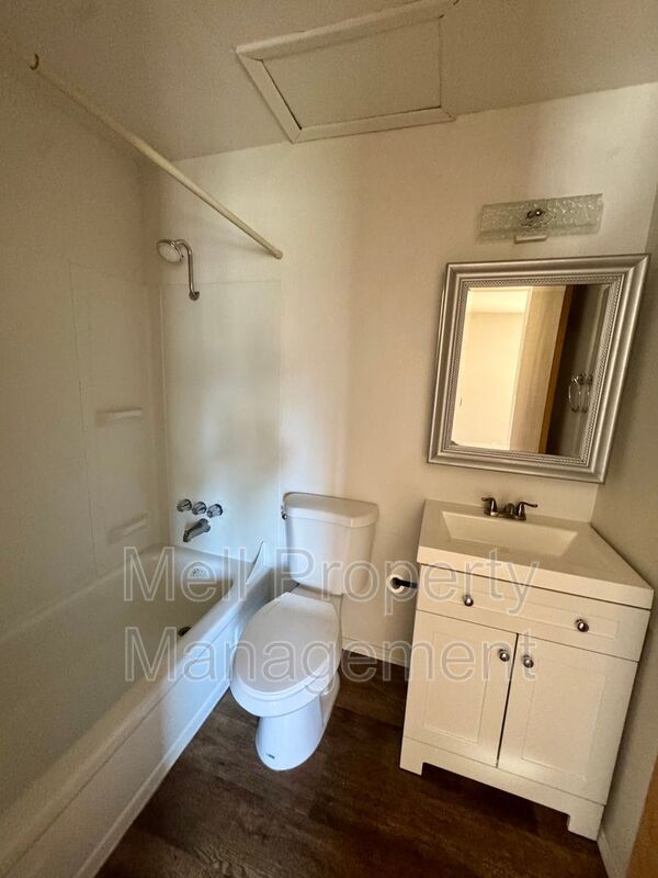 Building Photo - 315 S Main St