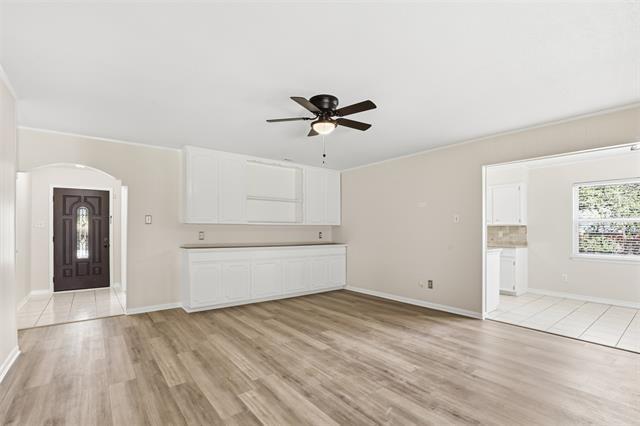 Building Photo - 1901 Wellington Dr