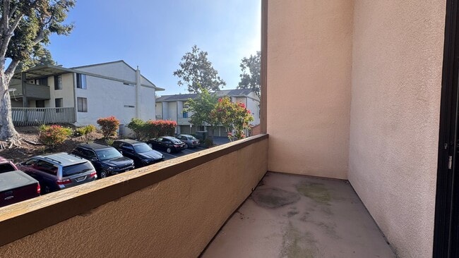 Building Photo - 1 bd with garage
