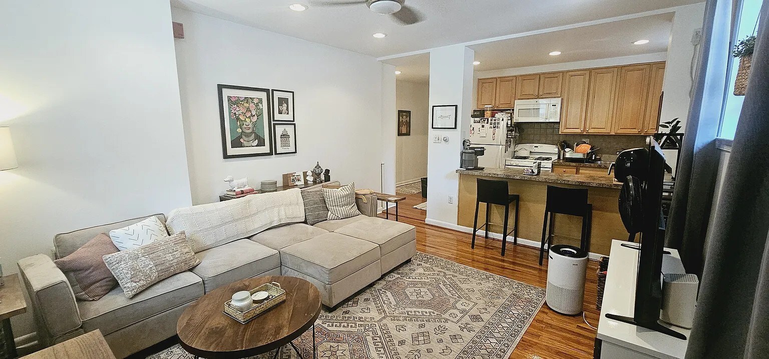 Building Photo - 421 S 17th St