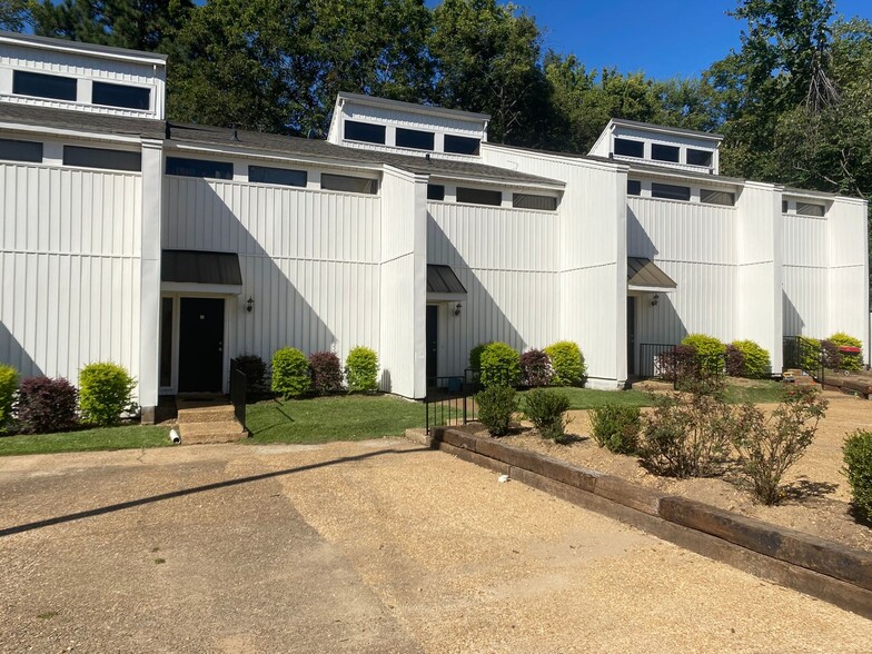 Interior Photo - College Square Apartments