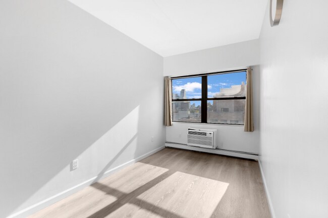 Building Photo - 200 Bowery