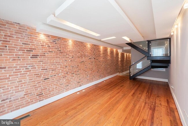 Building Photo - 3206 Elliott St