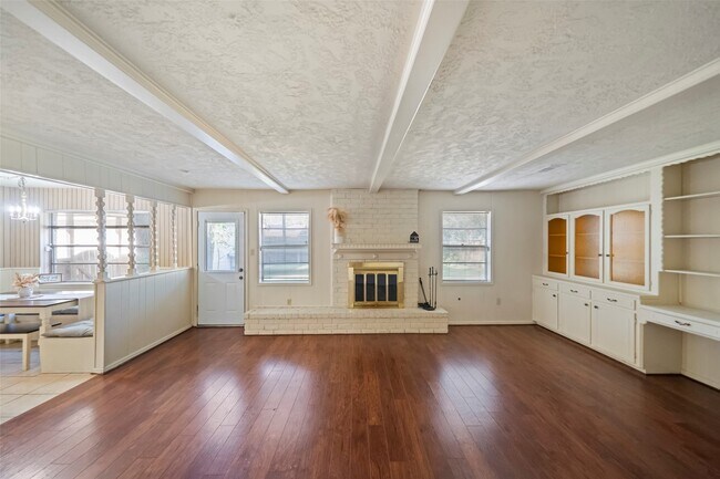 Building Photo - 1115 Pear Tree Ln