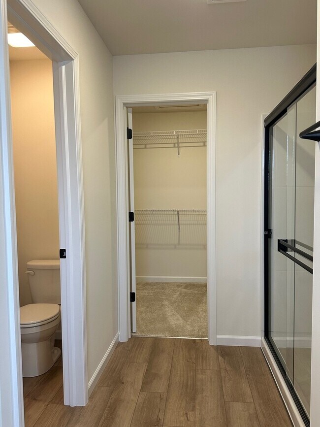 Building Photo - 5955 Hawkweed Dr