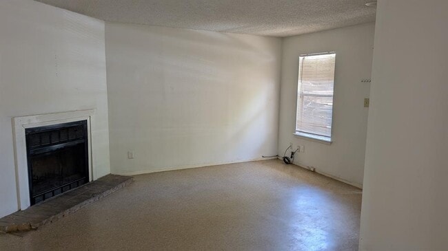 Building Photo - 6105 Ada Ct