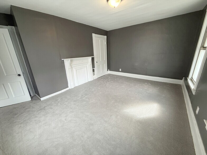 Building Photo - 49 Lynwood Ave