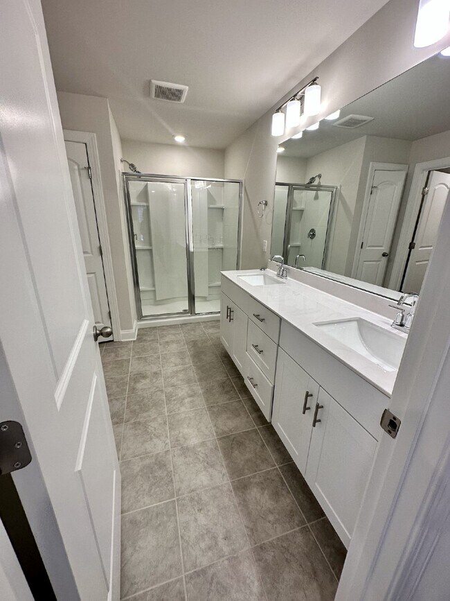 Building Photo - 304 Cheval Dr