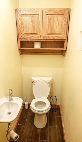 Building Photo - 1108 Highland St