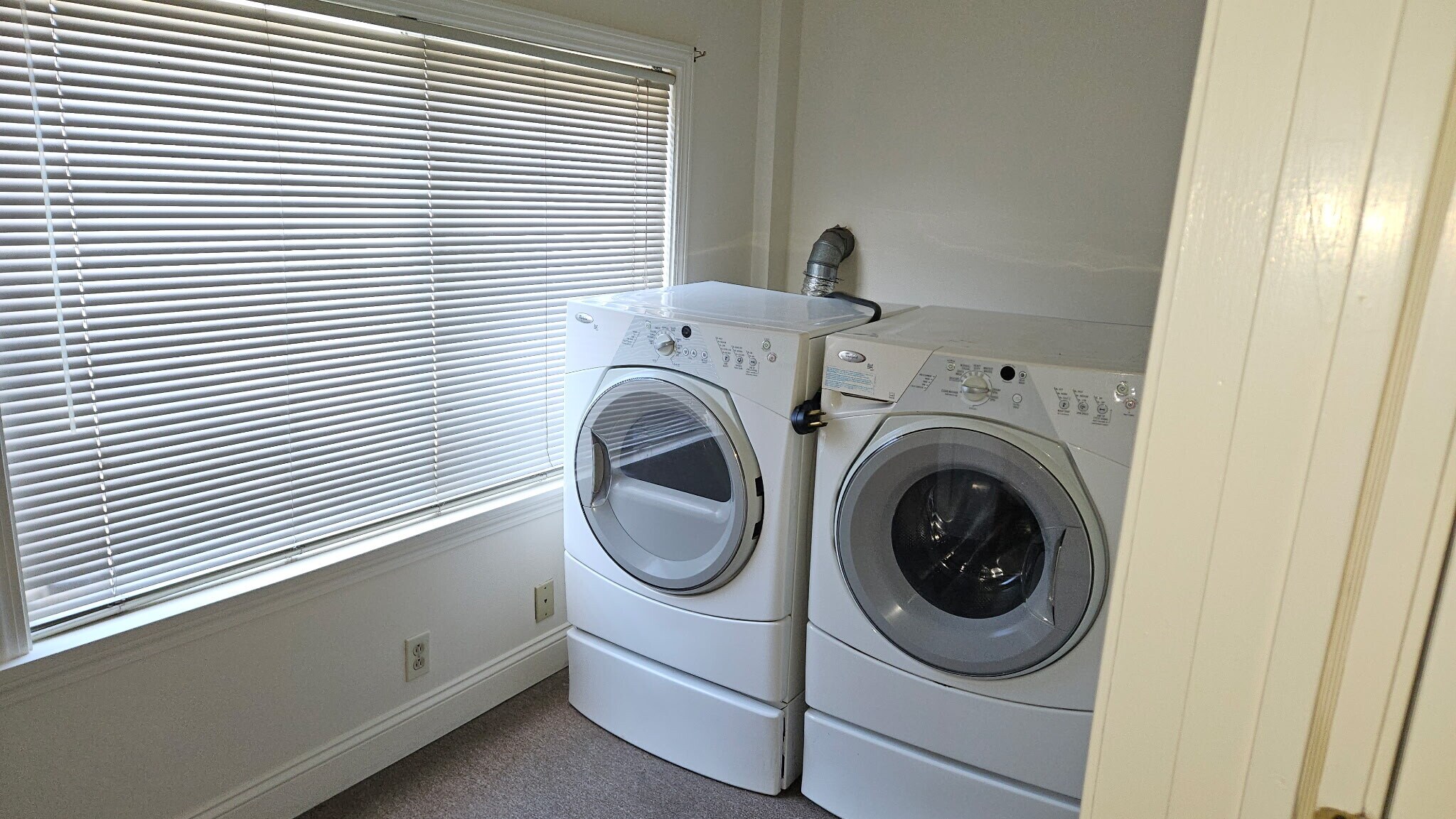 Building Photo - 166 Sheridan Ave