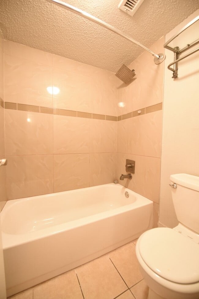 Building Photo - 2 bed room unit with Downtown Austin views!