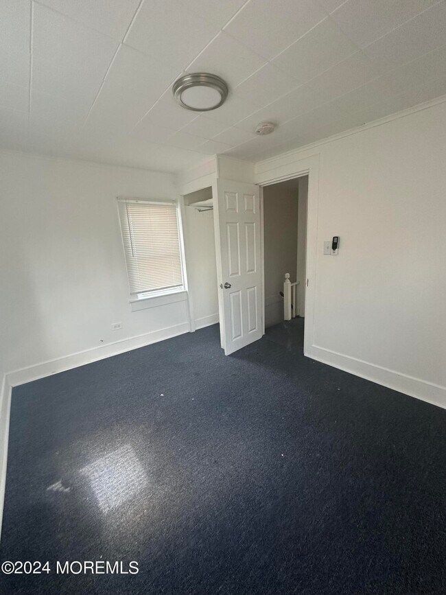 Building Photo - 56 Steiner Ave