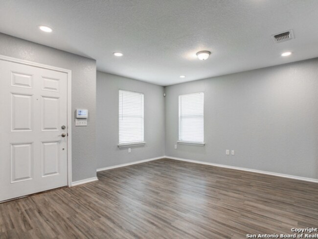 Building Photo - Spacious 5BR Home in NW San Antonio | Deck, High Ceilings & Prime Alamo Ranch Location