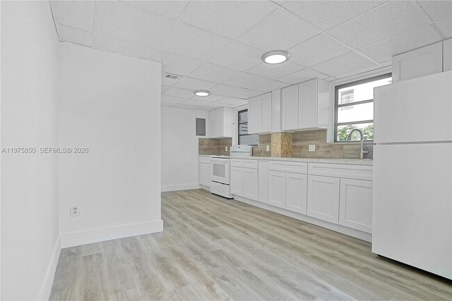 Building Photo - 3041 NW 15th St