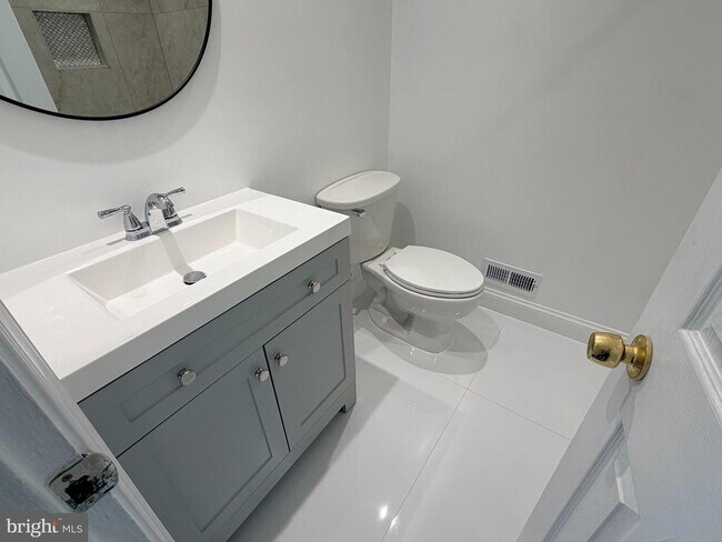 Building Photo - 7815 Bristow Dr