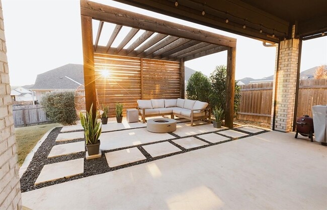 Building Photo - 808 Karst Cv