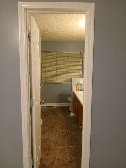 Building Photo - 205 H Ave