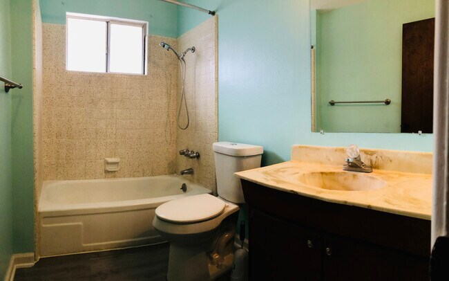 Bathroom - 968 Cyndi Cir