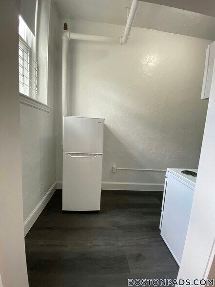 Building Photo - 99 Brainerd Rd