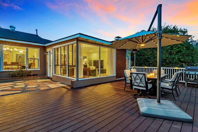 Building Photo - 4853 Twain Ave