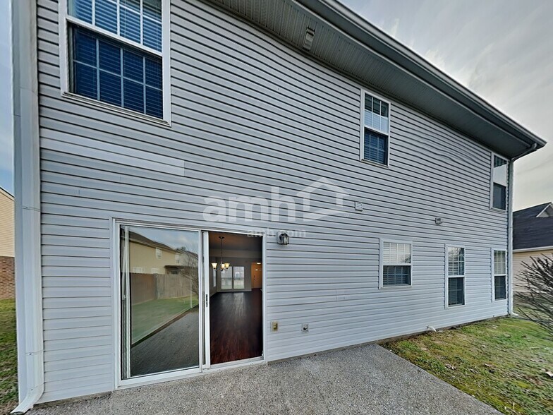 Building Photo - 1002 Daniel Ln