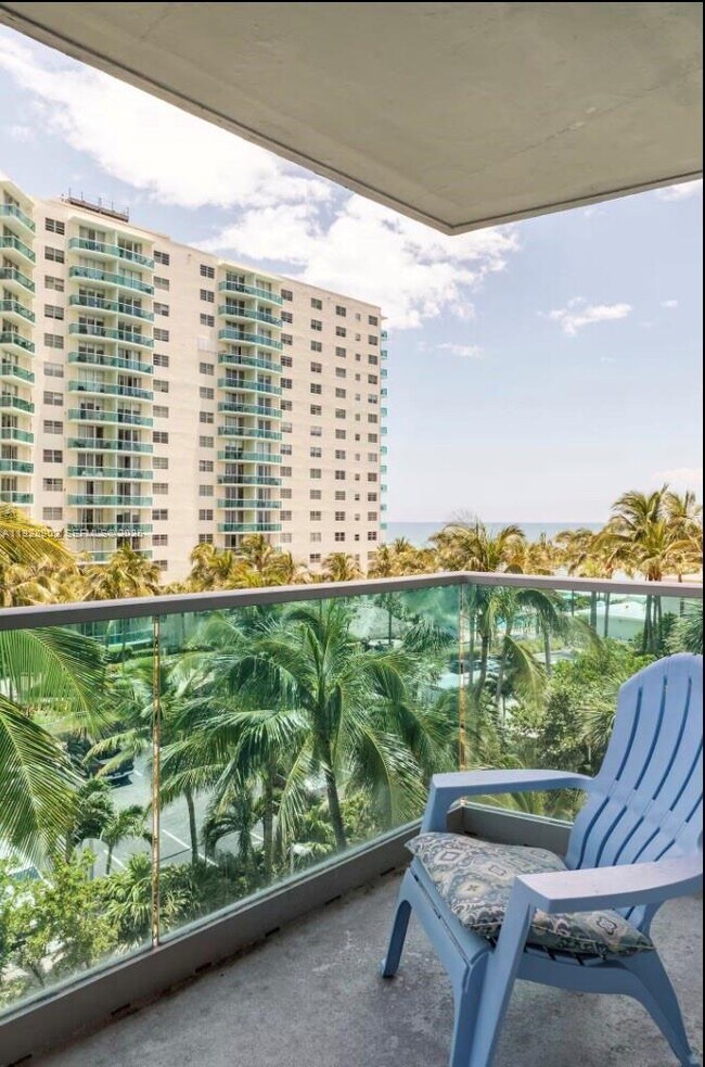 Building Photo - 4001 S Ocean Dr