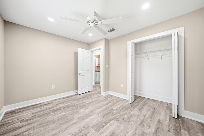 Building Photo - 942 Rue De Palms