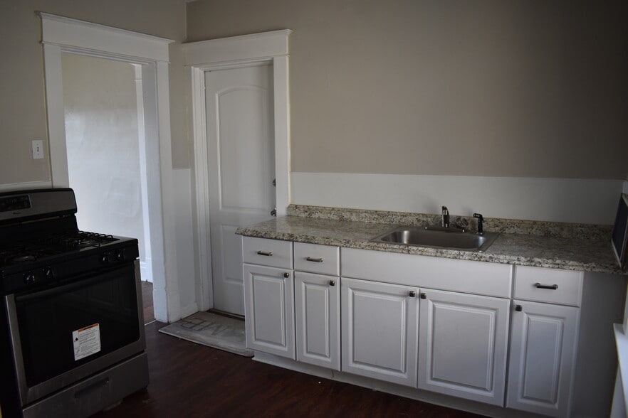 Building Photo - 92 Trowbridge St