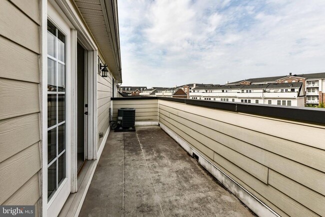 Building Photo - 3160 Yeager Dr