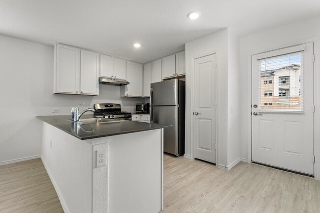 Building Photo - 10507 Bending Dr