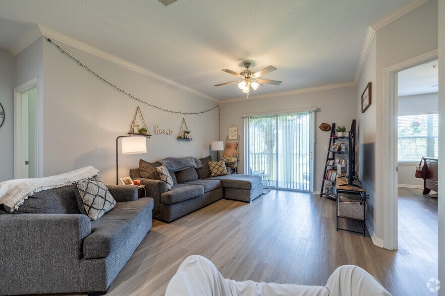 2BR, 2BA - 1200SF - Living Room - Summerhill at Meadowcrest