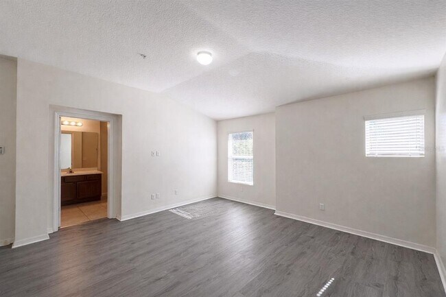 Building Photo - 15342 Oak Apple Ct