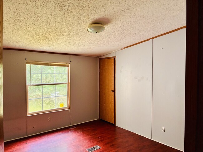 Building Photo - 4695 Co Rd 1488